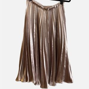 🏷️NWT MAAC London Shoal Skirt - Metallic Pink